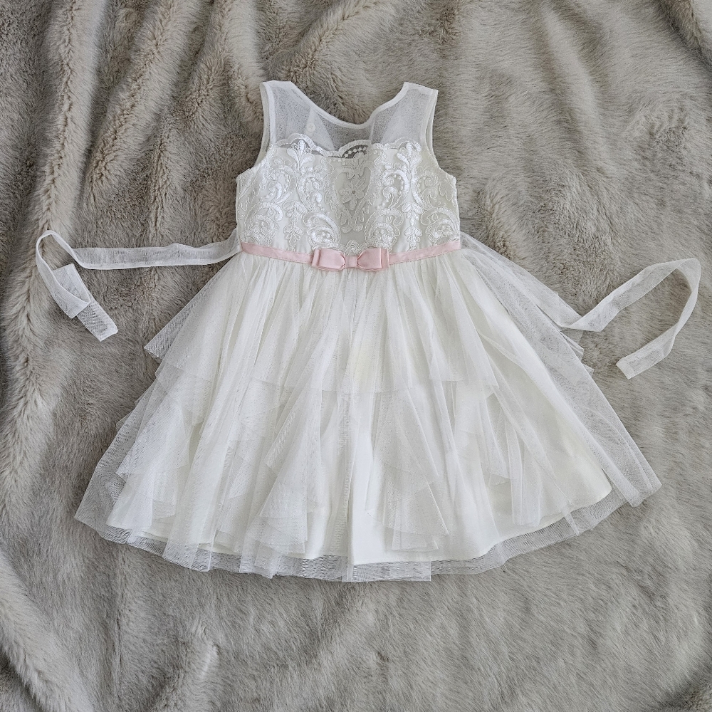 Jona Michelle White Lace Tiered Dress with Pink Bow size 5